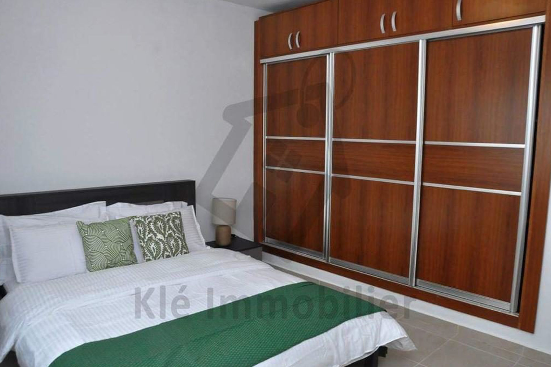 beau studio meublé zone 4 immeuble cactus